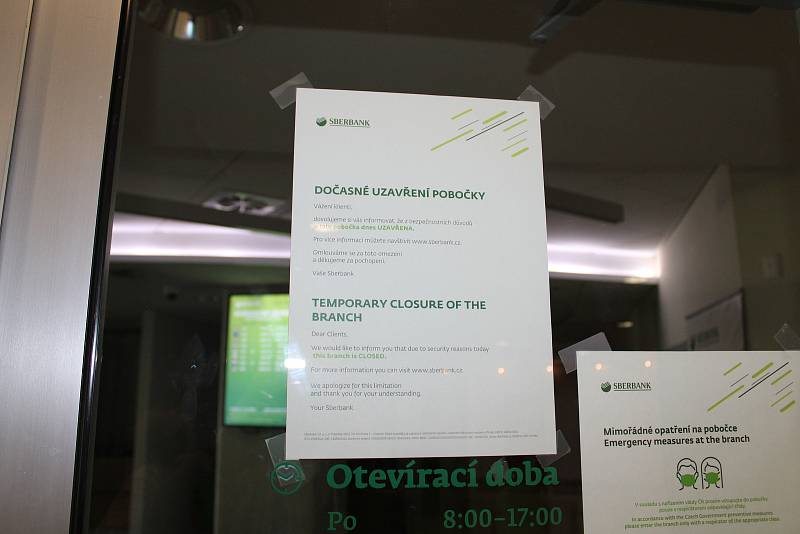 Pobočky banky Sberbank jsou v Brně zavřené.