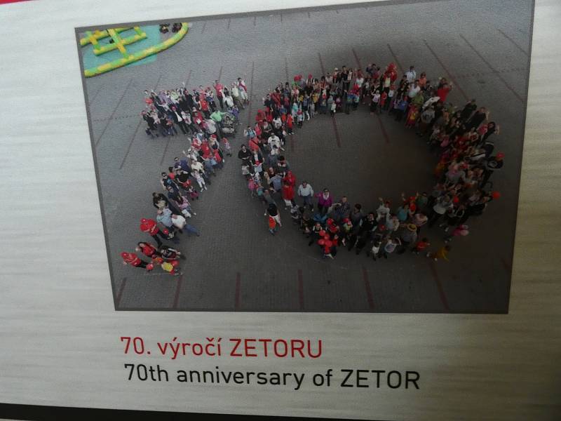 Zetor Gallery se nachází v brněnské Líšni a lidé zde najdou expozici historických traktorů.