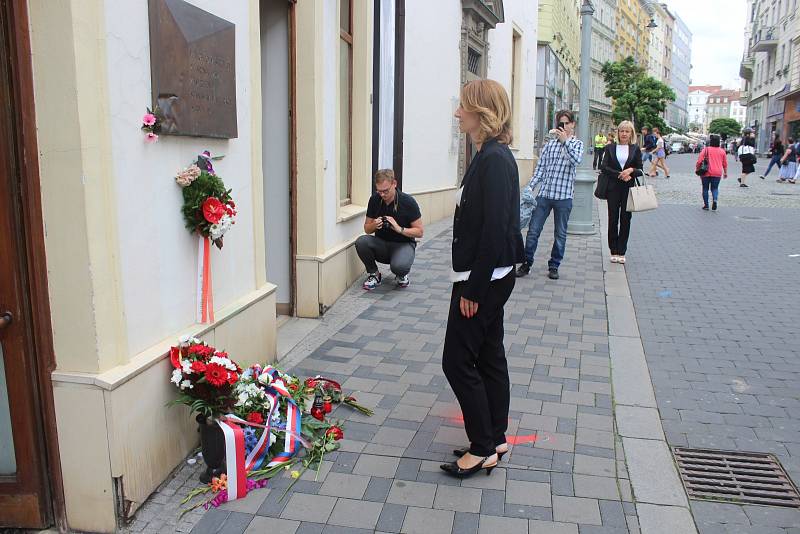 Před padesáti lety stříleli Češi proti Čechům. Brňané si připomněli zemřelé