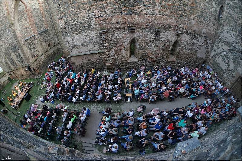 Koncert v romantické zřícenině kláštera Rosa Coeli potěšil diváky v sobotu 24. července.