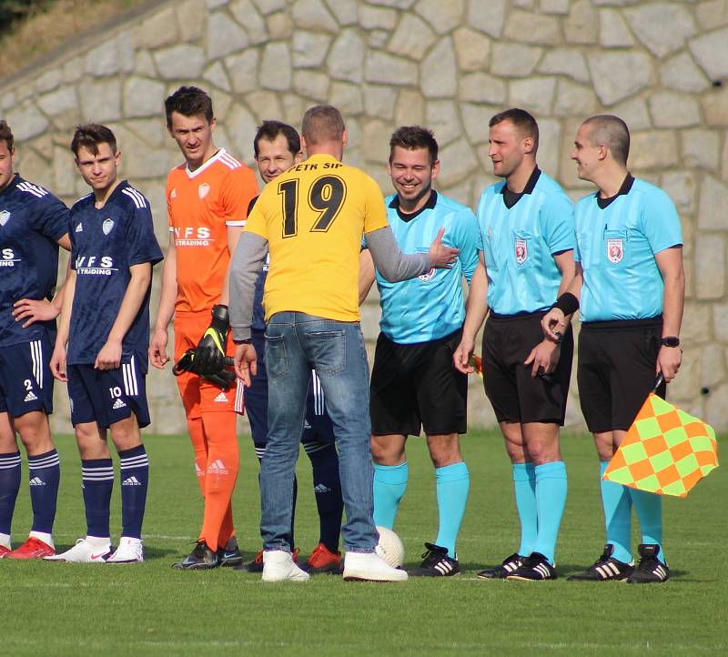 Fotbalisté Slovanu Rosice (ve žlutém) zdolali ve 24. kole MSFL tým Vrchoviny 3:0