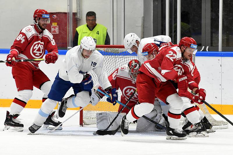 Brno 20.08.2019 - přípravné utkání mezi domácí HC Kometou Brno v bílém a HC Oceláři Třinec