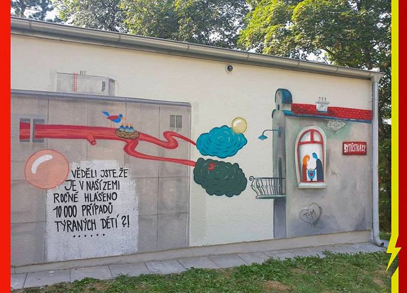 Trafostanici společnosti E.on v brněnských Lužánkách nově zdobí malby upozorňující na týrání dětí.