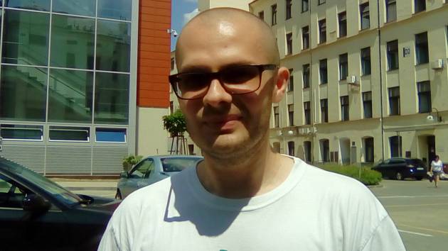 Janovi Maděrovi z Brna pomáhá léčebné konopí.