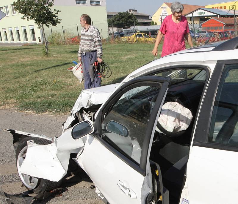 Nehoda Tatry, osobního auta a autobusu v Rajhradě.