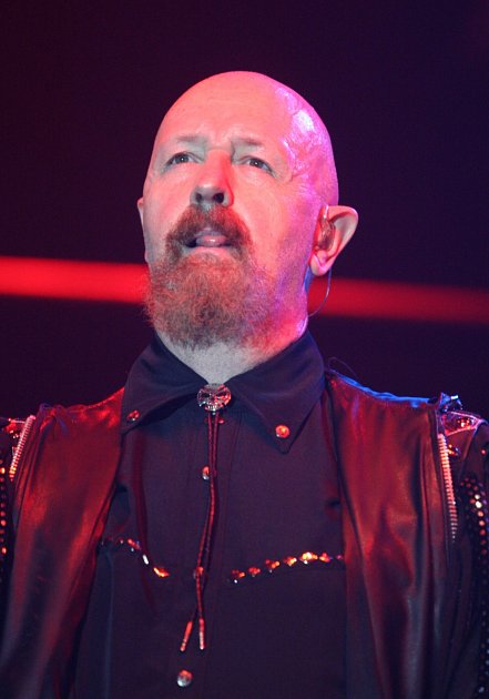 Frontman skupiny Judas Priest Rob Halford si od fanoušků vysloužil přezdívku Metalový Bůh.