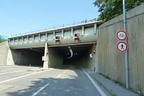 Za rychlý průjezd brněnským Husovickým tunelem zatím řidiči pokutu nedostanou.