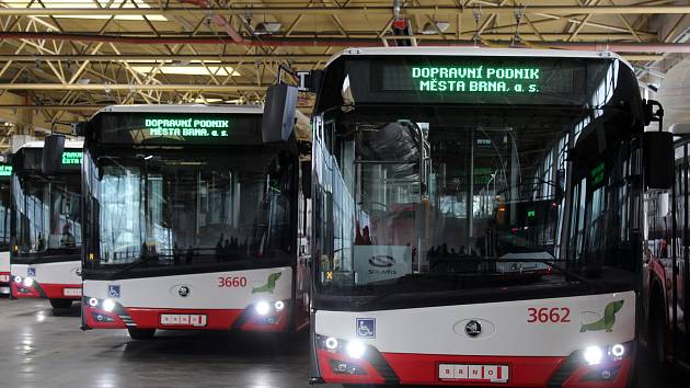 Nové kloubové trolejbusy Škoda 27 Tr.