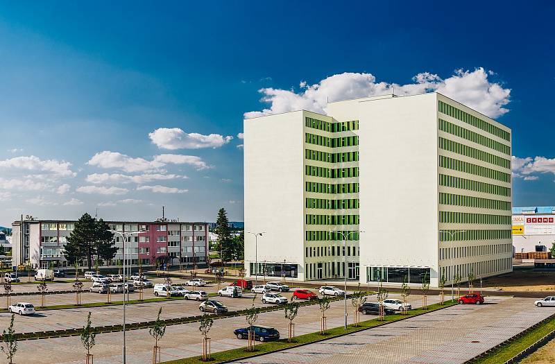 Nová kancelářská budova v brněnské Slatině s kapacitou asi pro sto tisíc lidí.