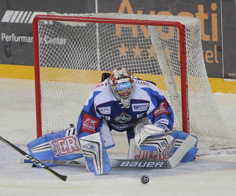 Hokejisté brněnské Komety v 47. extraligovém kole doma přetlačili Pardubice 2:1. Na snímku Langhamer.