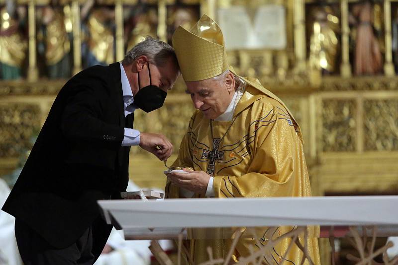 Nový oltář v katedrále sv. Petra a Pavla posvětil brněnský biskup Vojtěch Cikrle.