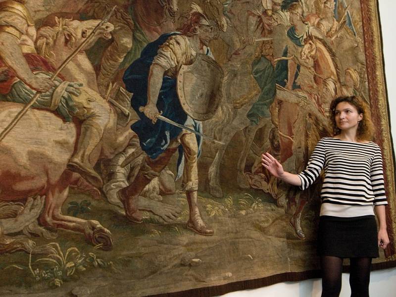 127 let čekala na své opětovné vystavení vzácná tapiserie zachycující bitvu athénského státníka a vojevůdce Kimóna. Bitevní výjev utkala v 17. století bruselská dílna Urbana Leynierse, do sbírek Moravské galerie se tapiserie dostala v roce 1885. 