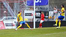V generálce na jarní start druhé ligy brněnští fotbalisté (v červeném) zdolali Opavu 3:1.