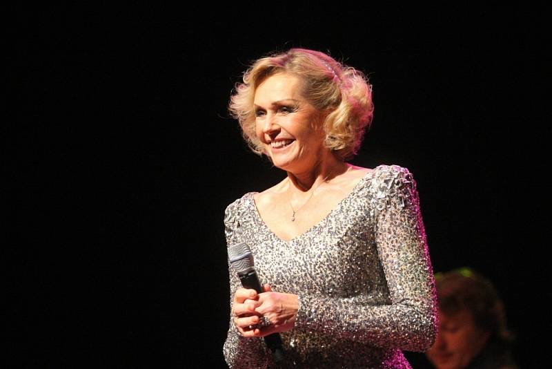 Na slavnostním koncertě v Sonocentru zazpívala Helena Vondráčková nejznámější ze svých hitů. Program zahájilo vystoupení dětí.