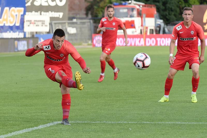 Domácí FC Zbrojovka Brno v červeném proti FK Ústí nad Labem