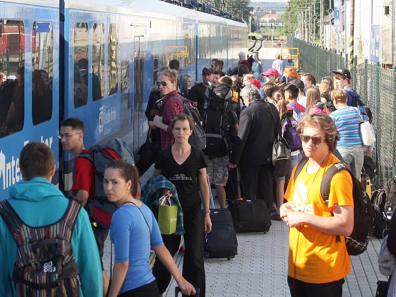 Již připravený příští jízdní řád přinese další prodloužení jízdních dob, nejrychlejší vlaky pojedou z Prahy do Brna při trasování přes Vysočinu déle než tři hodiny