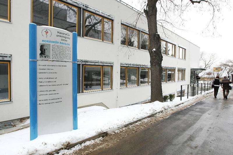 Masarykův onkologický ústav slavnostně v pátek otevřel další pavilon. Sloužit bude výzkumu.