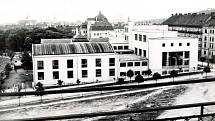 Sokolovna a společenské centrum Stadion má své kořeny v roce 1922. Budovu slavnostně otevřeli v roce 1929.