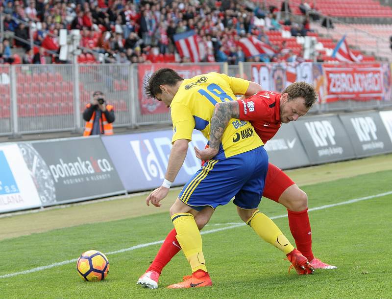 Fotbalisté Zbrojovky zvládli důležité domácí utkání 26. kola nejvyšší soutěže a zdolali Zlín 2:0.