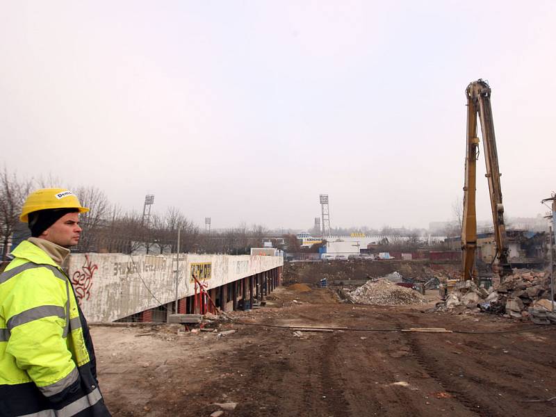 Demolice stadionu za Lužánkami.