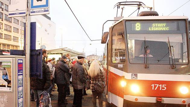 Některé tramvaje od nádraží nahradí o víkendu autobusy - Brněnský deník
