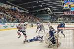 Hokejisté Chomutova porazili v úvodním zápase předkola play off extraligy Kometu Brno 2:1 v prodloužení. V 63. minutě rozhodl svou druhou brankou v utkání kanadský obránce Brett Skinner. Série hraná na tři výhry pokračuje v úterý opět na severu Čech.