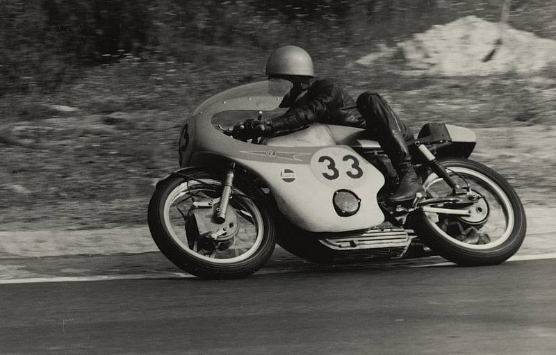 Na Masarykově okruhu válel i další legendární československý pilot Bohumil Staša. Dvacetinásobný domácí šampion dojel v závodech světového šampionátu Grand Prix dvakrát na stupních vítězů. V roce 1969 finišoval třetí a o dva rok později skončil druhý.