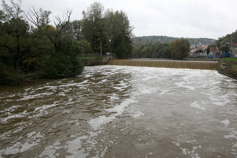 Brno 16.10.2020 - řeka Svratka a splav v Komíně