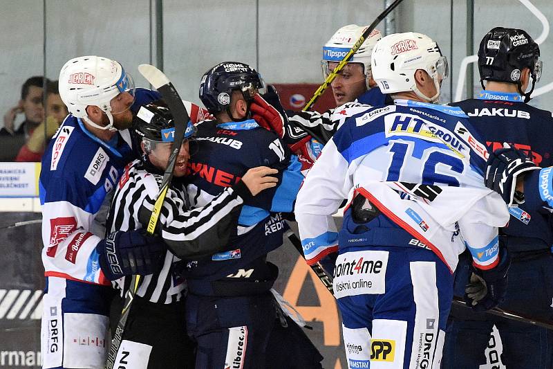 11.kolo extraligy ledního hokeje mezi domácí Kometou Brno a Libercem.