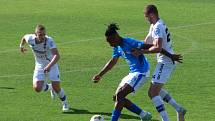 Fotbalisté Baníku Ostrava v přípravném utkání proti brněnské Líšni (v bílém).