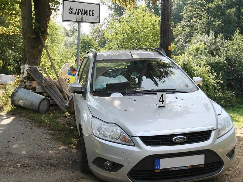 Příliš rychlá jízda byla příčinou dopravní nehody, která se stala v neděli ráno krátce po deváté hodině na silnici mezi Bedřichovicemi a Šlapanicemi na Brněnsku.