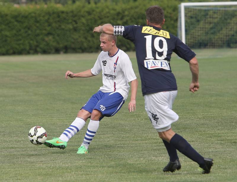 Fotbalisté Líšně v Moravskoslezské lize v posledních třech kolech soutěže porazili HFK Olomouc 5:0, rezervu mistrovské Sigmy 2:1 na jejím hřišti a v sobotu doma (na snímku) zakončili ročník výhrou 2:1 nad 1. FC Slovácko B. 