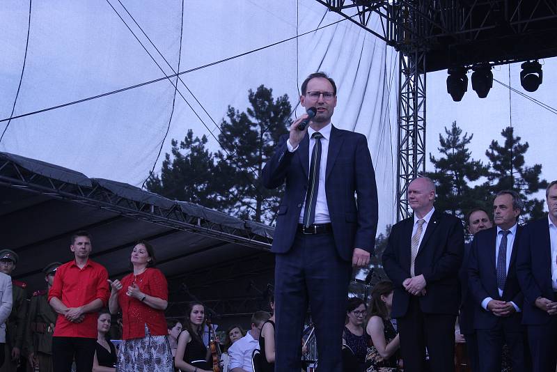 Zvuky oslav, přání všeho nejlepšího i hudebních vystoupení se v sobotu rozléhaly Brnem hned ze dvou míst. Své kulaté, sté narozeniny totiž slavily dvě brněnské univerzity, Masarykova a Mendelova.