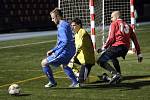 RKM Tripoli (v modrém) v duelu 1. DRFG Ligy Brněnského svazu malé kopané proti Retru vybojovalo remízu 5:5. Retro (v červeném) mělo přitom domácí Tripoli na lopatě a směle si mohlo odnést i vítězství. 