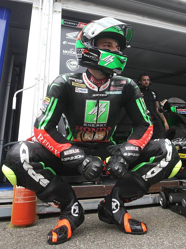 Motocyklový závodník Jakub Korneil.