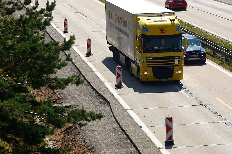 Opravy na dálnici D1 způsobují řidičům problémy. 