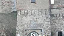 Požár sýpky hradu Pernštejn - 15. 4. 2005.