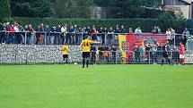 Fotbalisté Zbrojovky (v červeném) ve druhém kole MOL Cupu zvítězili v Rosicích 4:0.