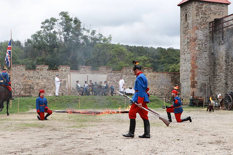 Na hradě Veveří si v sobotu připomněli padlé za světové války. Přítomní zhlédli i bitvu nazvanou Srbsko 1914.