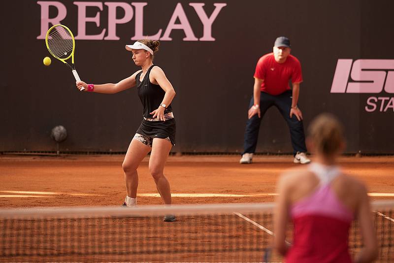 Česká tenistka Barbora Krejčíková nyní prožívá raketový vzestup.
