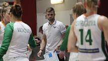 Basketbalistky brněnských Žabin úvodní duel Středoevropské ligy zvládly a na domácí palubovce porazily vídeňské Flying Foxes. Na snímku Pruša.