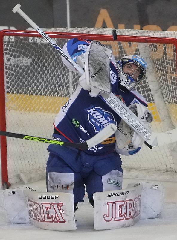 Hokejisté brněnské Komety (v modrém) v posledním 52. kole základní části extraligy přehráli poslední Litvínov 4:0.