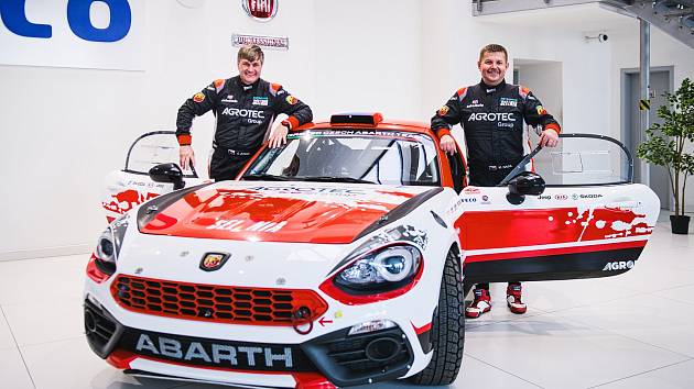 Martin Rada (vpravo) a spolujezdec Jaroslav Jugas se po šesti letech vracejí na Rally Monte Carlo.