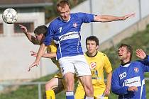 Richard Dostálek (Líšeň) v souboji s Podzemským (Rosice).