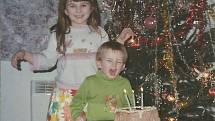 V roce 1998 jsme už prožívali společně pohádkové vánoce s vnoučátky u stromečku.