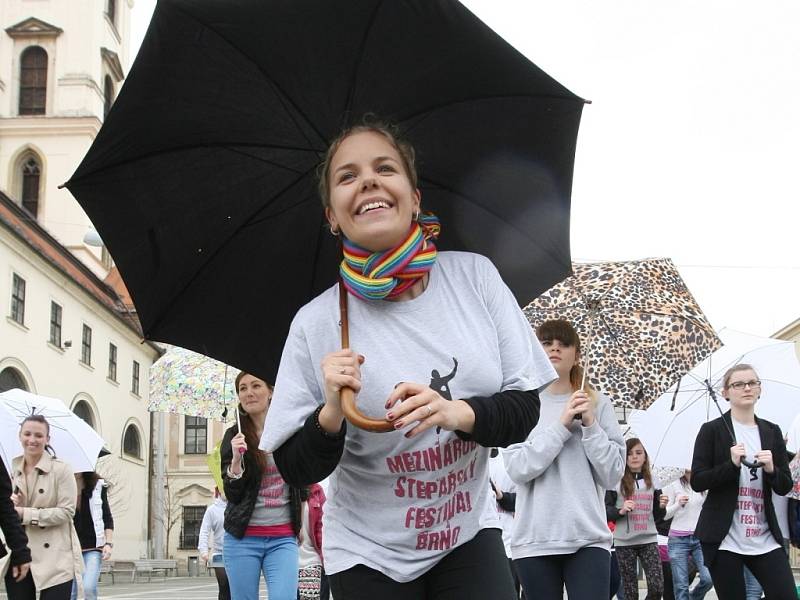 Vystoupením pod širým nebem zahájili čtvrtý ročník Mezinárodního stepařského festivalu. 