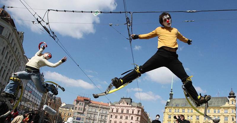 Maškarní průvod zahájil  v Brně festival Setkání/Encounter.