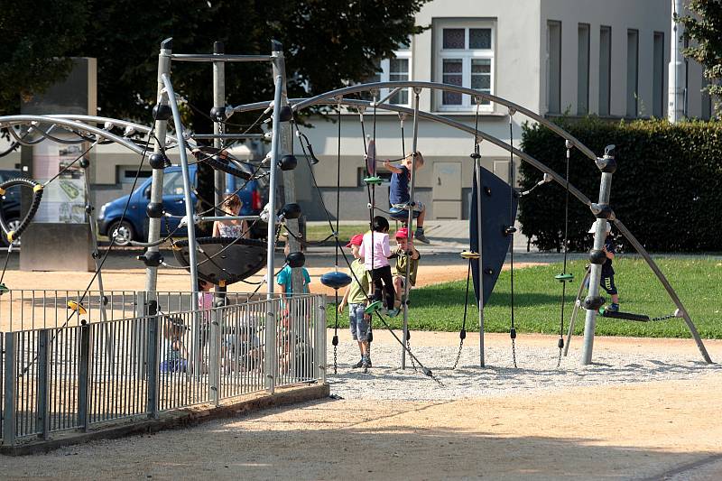 Park na Slovanském náměstí.