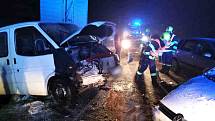 Jeden zraněný zůstal po nehodě hned tří aut najednou v Holubicích.