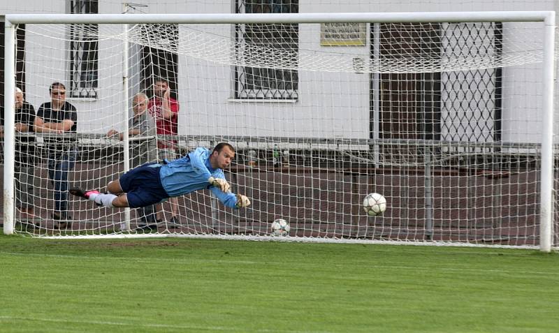 Fotbalisté Rosic se v posledním domácím zápase letošního ročníku divize D rozloučili vítězně se svými fanoušky, když v pátek porazili v 29. kole soutěže Sokol Tasovice 3:1.